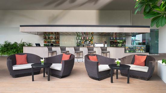 Pool Bar