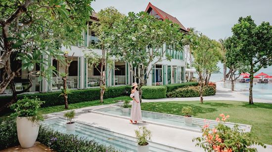 Setting of lobby entrance