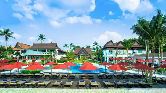 Daytime view at Beach Wing swimming pool