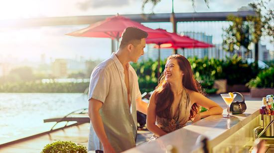 Aqua Pool Bar
