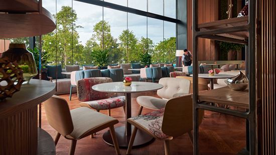 Cascade Lounge