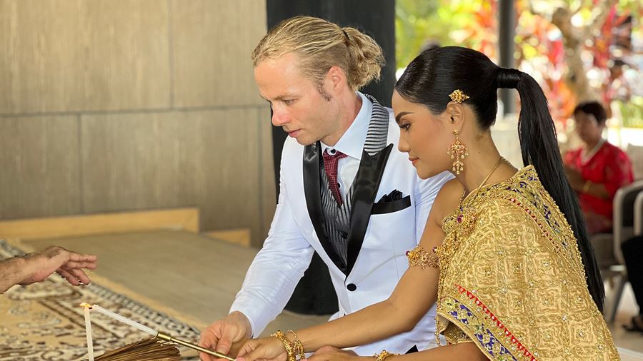Thai Ceremony - أماري فوج كرابي