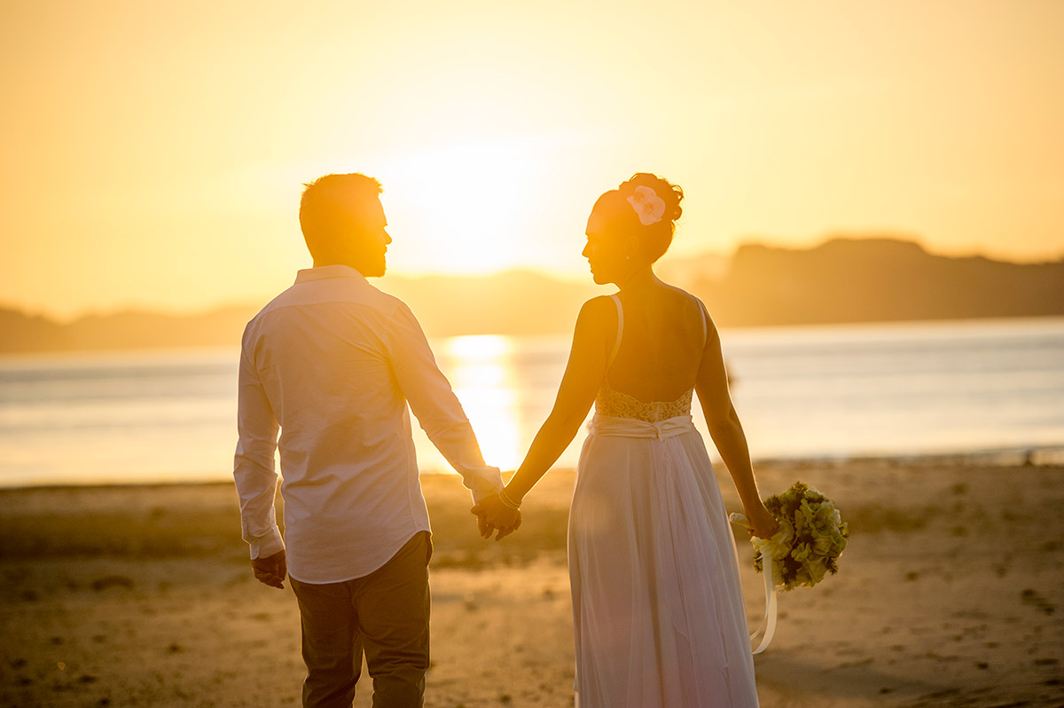 Ocean Embrace Wedding Ceremony - أماري فوج كرابي
